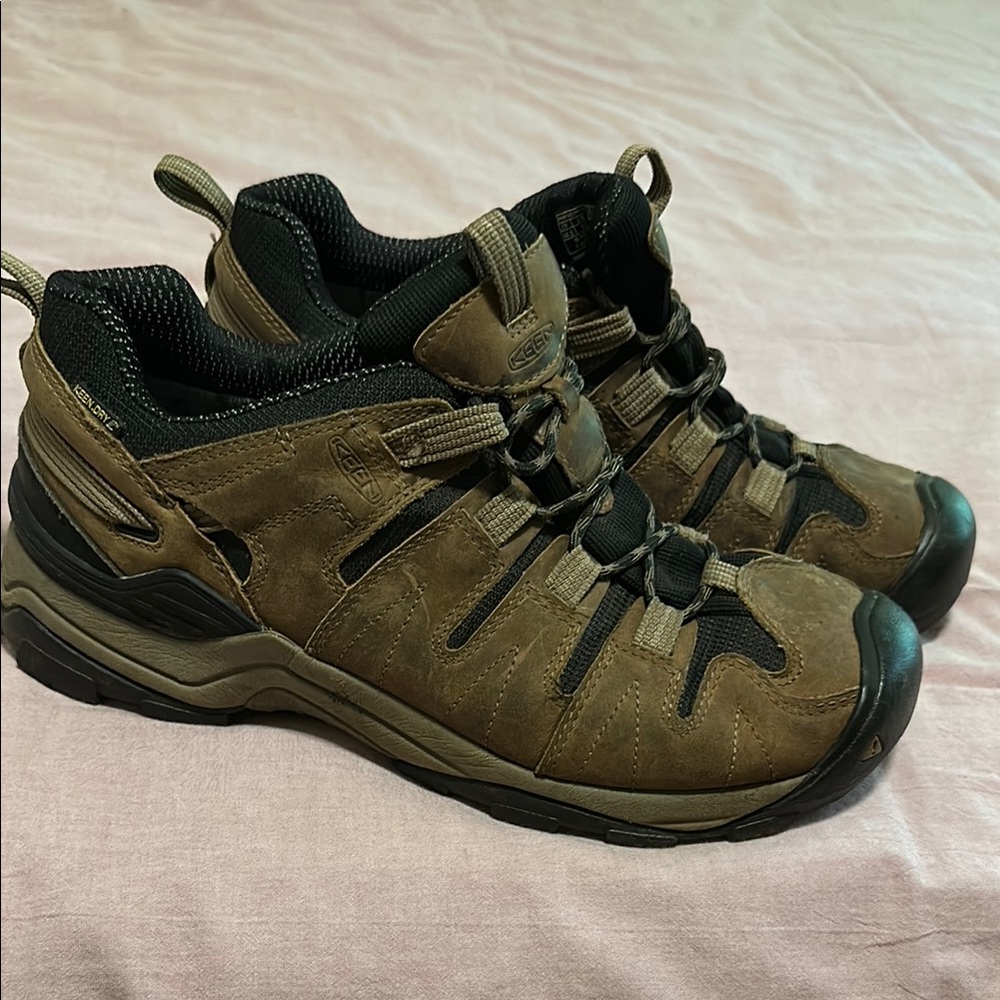 Keen Shoes with Brown and Black Rugged Design